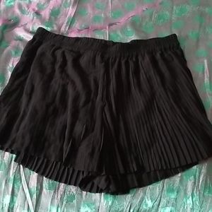 Pleated Shorts